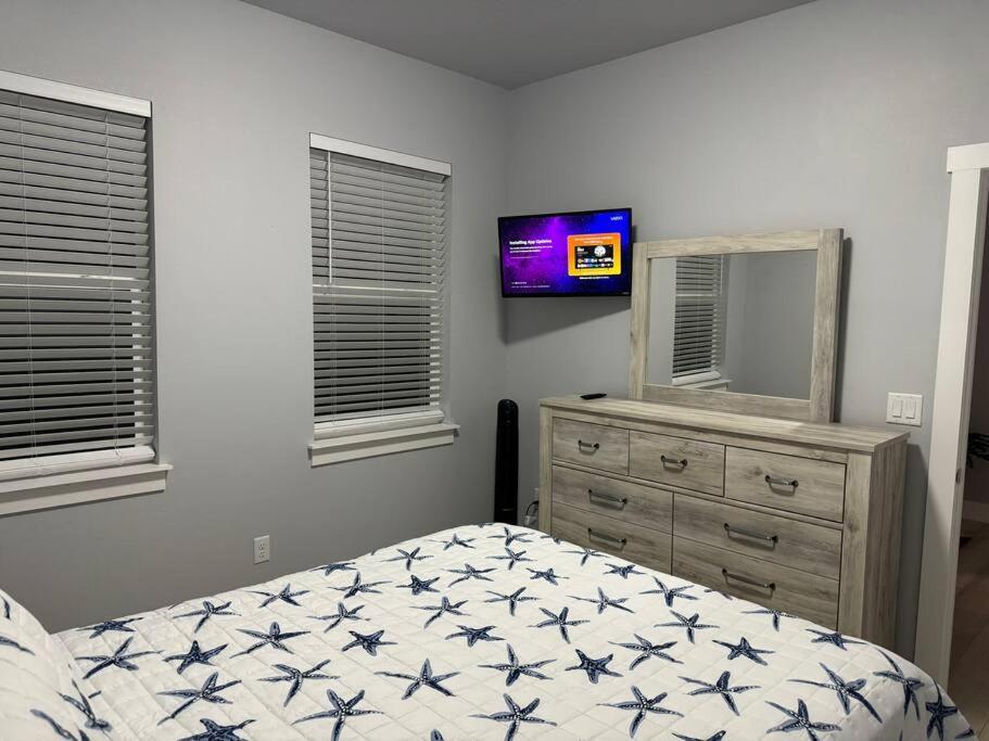 Villa Brand New Tampa Oasis With Private Jacuzzi Retreat Lutz Exterior foto
