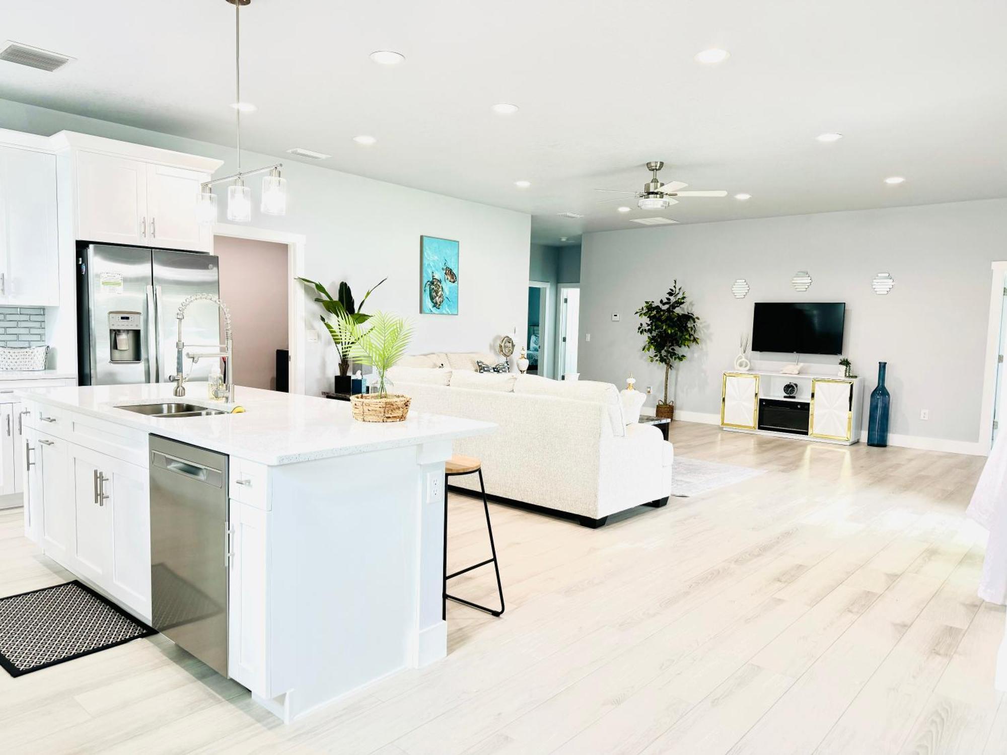 Villa Brand New Tampa Oasis With Private Jacuzzi Retreat Lutz Exterior foto