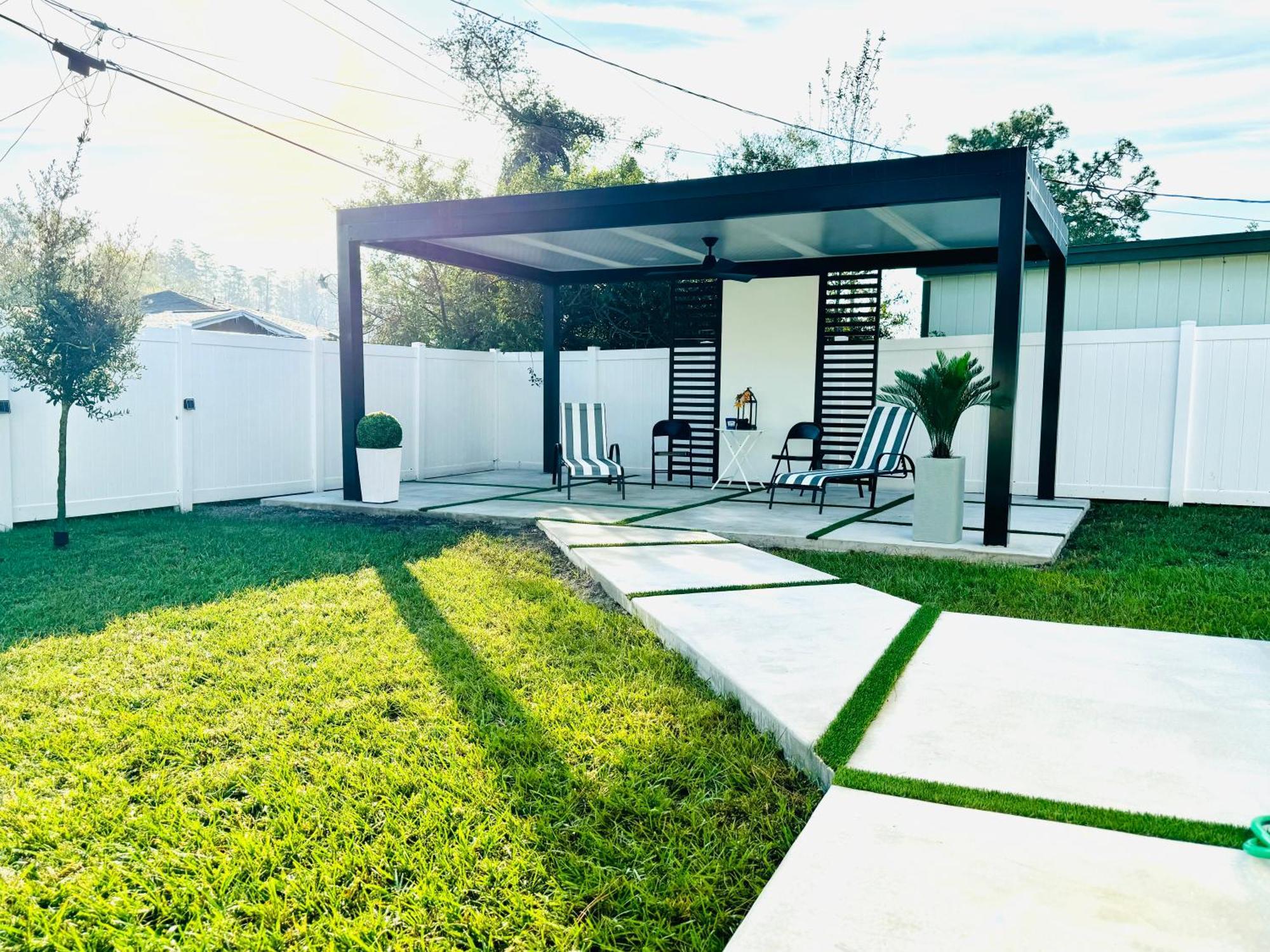 Villa Brand New Tampa Oasis With Private Jacuzzi Retreat Lutz Exterior foto