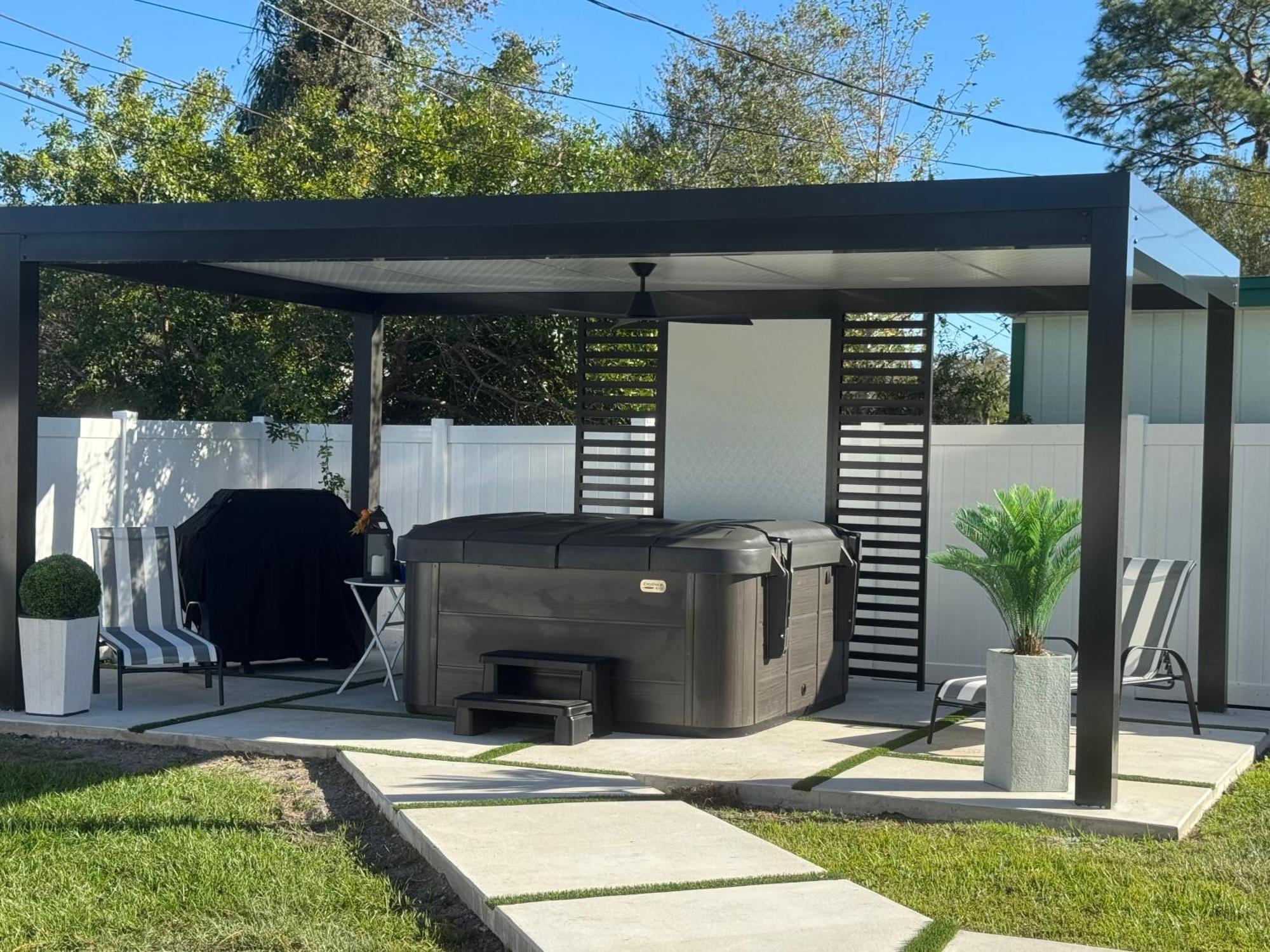 Villa Brand New Tampa Oasis With Private Jacuzzi Retreat Lutz Exterior foto